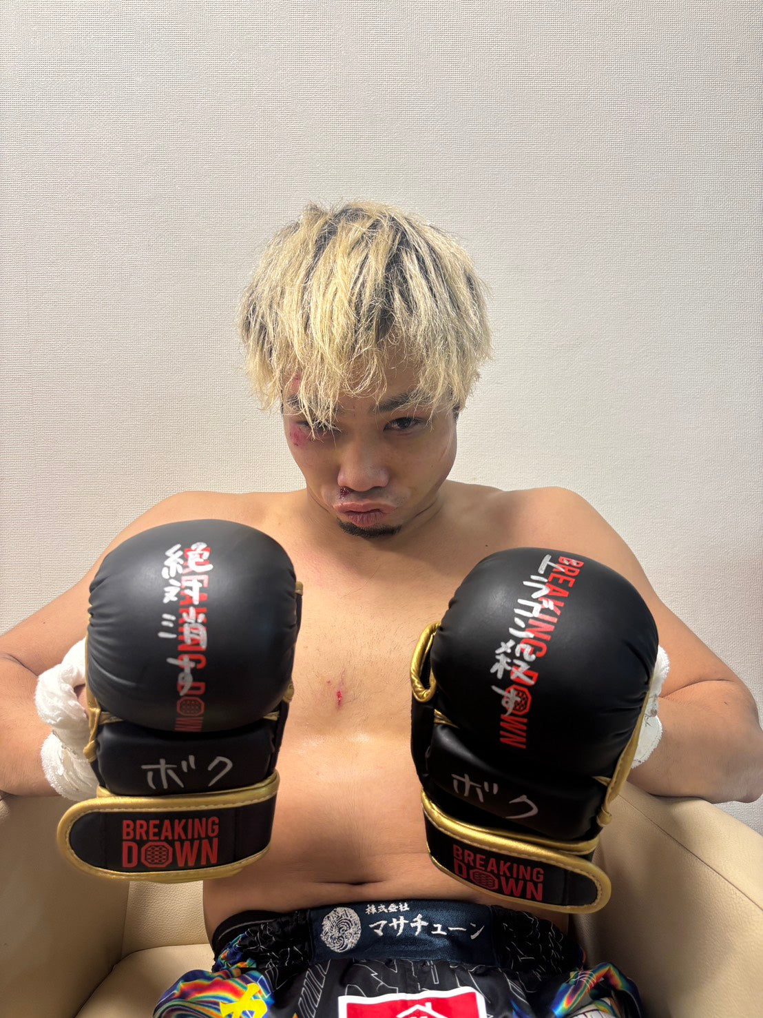 BREAKING DOWN ボクシンググローブ ブラック/ゴールドＬサイズ Breaking Down MMA グローブ GOLD – BreakingDown ONLINE SHOP