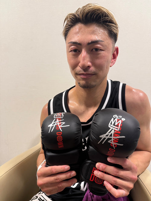 BreakingDown16.5 KINGカズ選手サイン入りグローブ