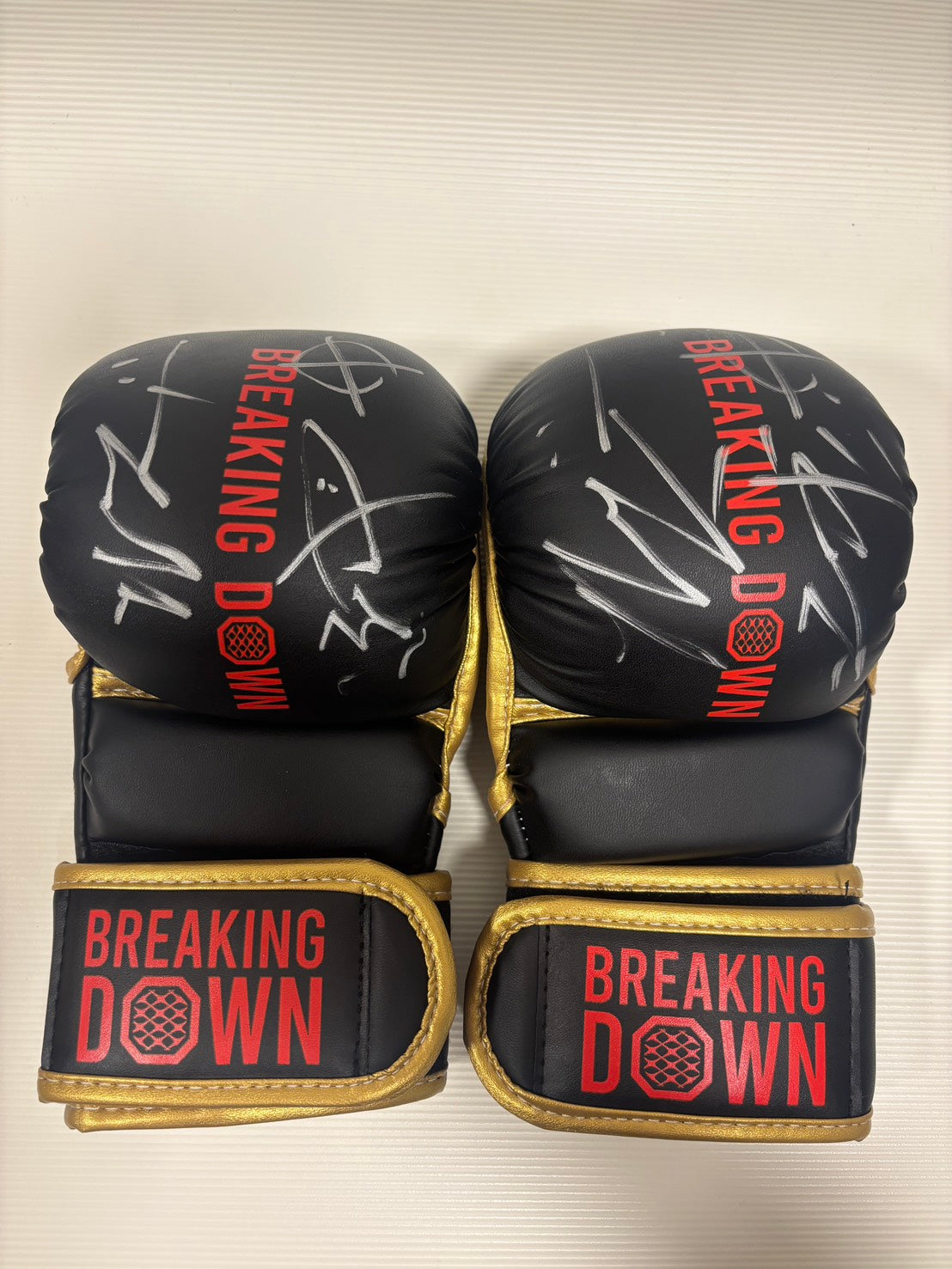 BreakingDown17.5 ソルジャー沖田選手サイン入りグローブ