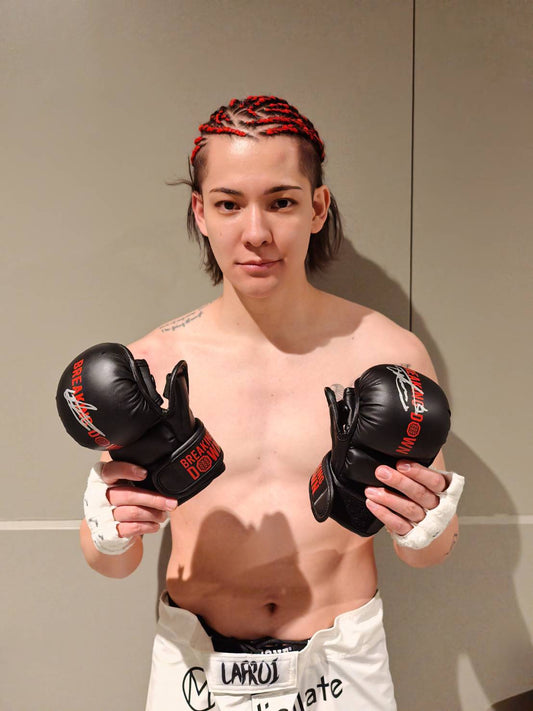 カウアン・オカモト サイングローブ