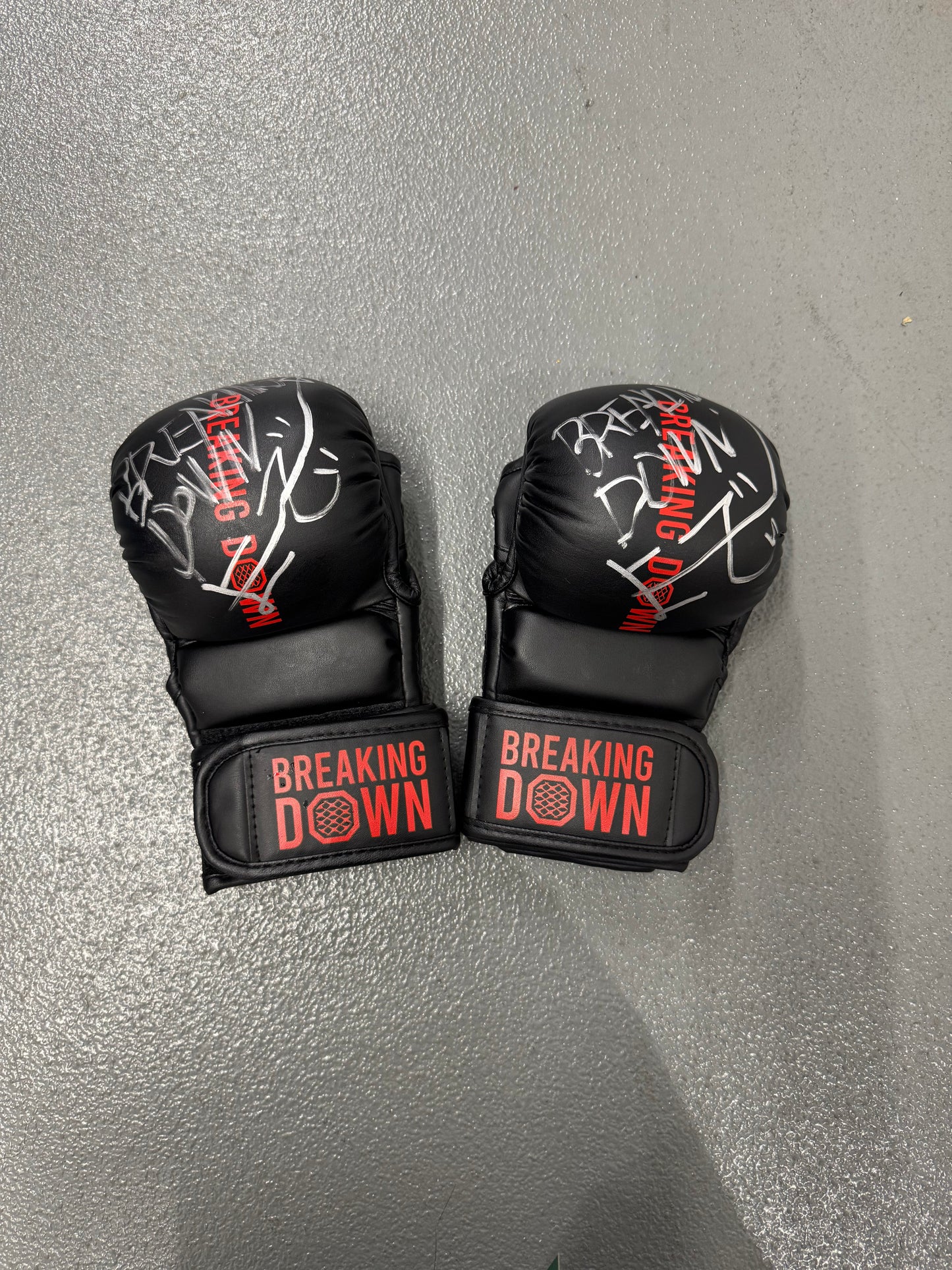 BreakingDown17 よーでぃー選手サイン入りグローブ
